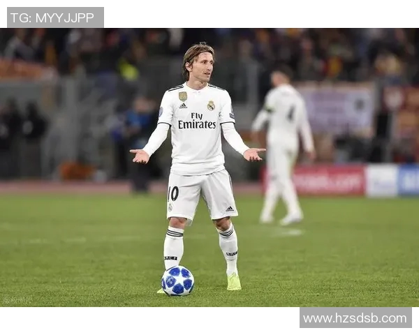 莫德里奇：足球场上的艺术家与传奇中场的完美结合