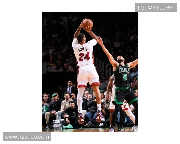 鲍尔在对阵尼克斯的精彩表现引发球迷热议与媒体关注